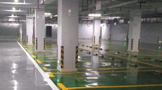 地面停車場劃線的最佳方案，提升停車效率與安全！